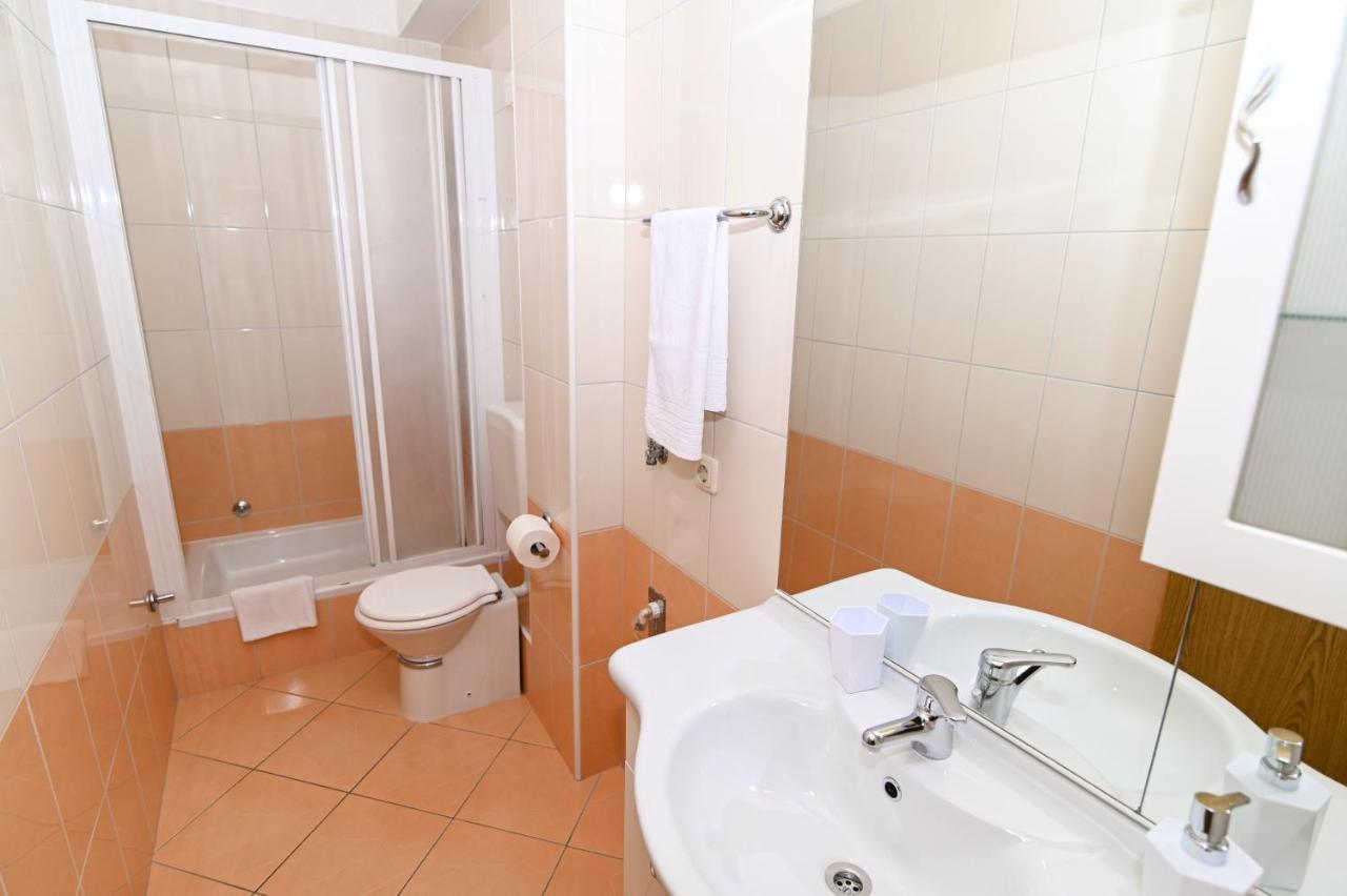 Apartmani Adria Трогир Экстерьер фото