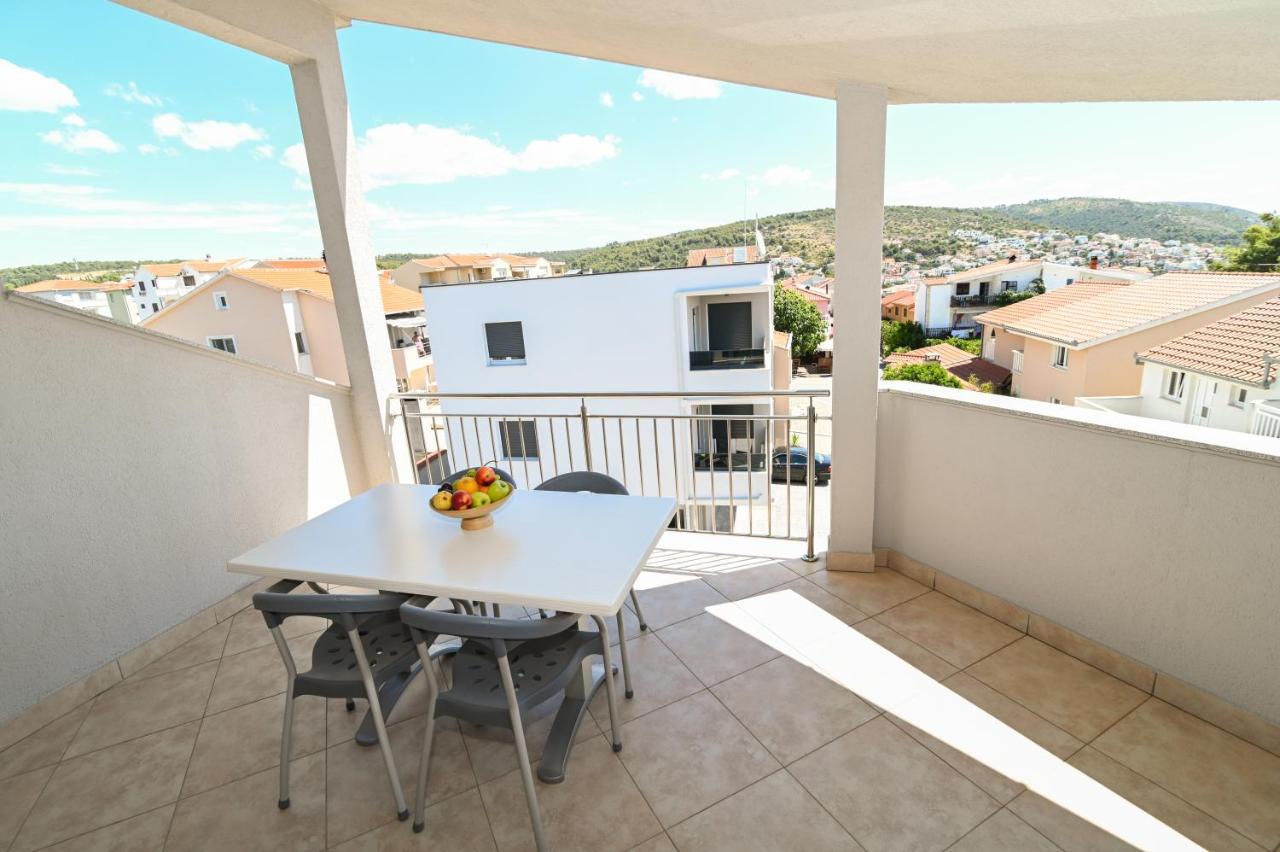 Apartmani Adria Трогир Экстерьер фото